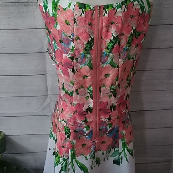 Dress multicolor floral printed dress size 20 Host pick October. - Picture 5 of 10